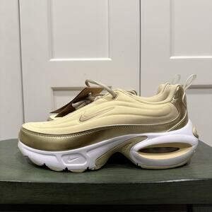 Nike Women's Gold and Cream Athletic Shoes